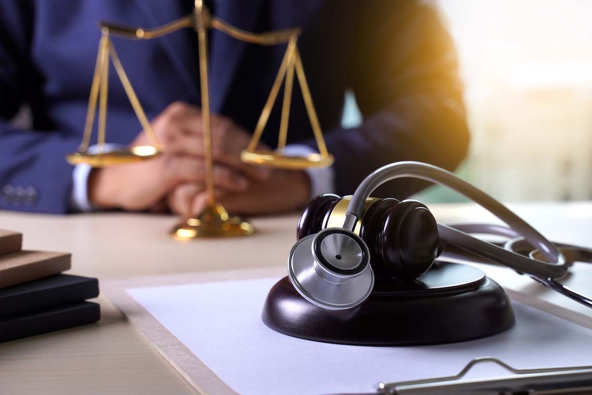 When to Contact a Medical Malpractice Attorney
